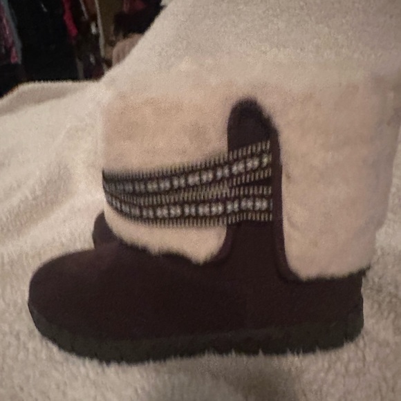 Muk Luk Flexi Montauk winter ankle boots.
Size 11 - Picture 7 of 10